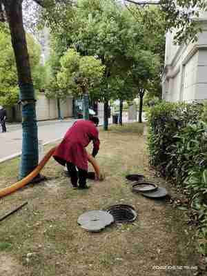专业承包小区物业清淤化粪池清理,我们只需一个好评!