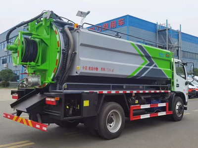 玉柴165马力的东风清洗吸污车价格下浮5000~10000不等