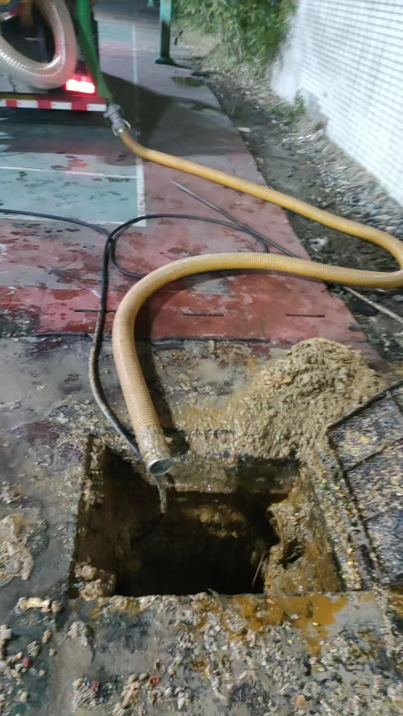 专业高效，守护洁净生活——长沙岳麓区梅溪湖金星中路西站全方位管道疏通清淤服务